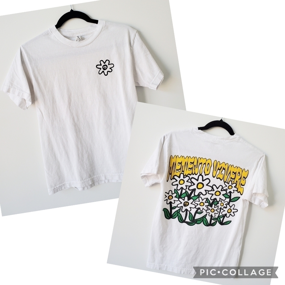Al Style Graphic Unisex T-Shirt " Memento Vivere" Size Small